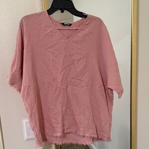 Relaxed V-Neck Frayed Hem Tunic in Dusty Rose